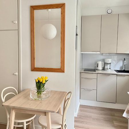 Just Renovated Stylish Nordic Studio By Tram Stop Helsinki Zewnętrze zdjęcie