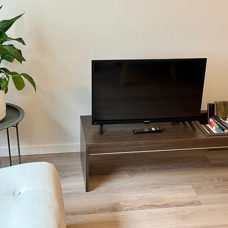 Just Renovated Stylish Nordic Studio By Tram Stop Helsinki Zewnętrze zdjęcie