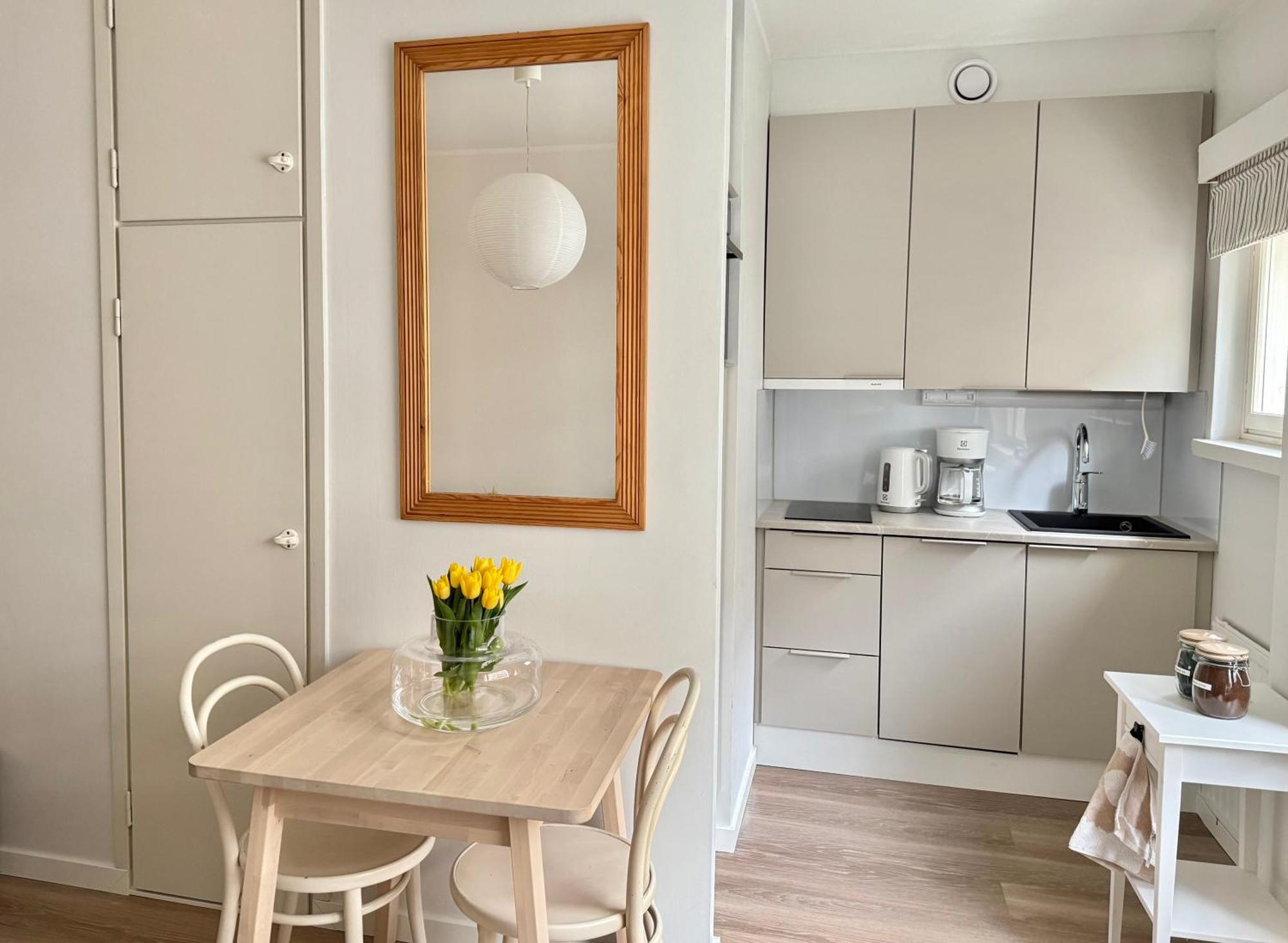 Just Renovated Stylish Nordic Studio By Tram Stop Helsinki Zewnętrze zdjęcie